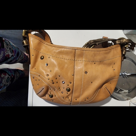 COACH VINTAGE Y2K Stylish Tan Studded VACHETTA LEATHER Shoulder Bag GUC - Picture 6 of 12